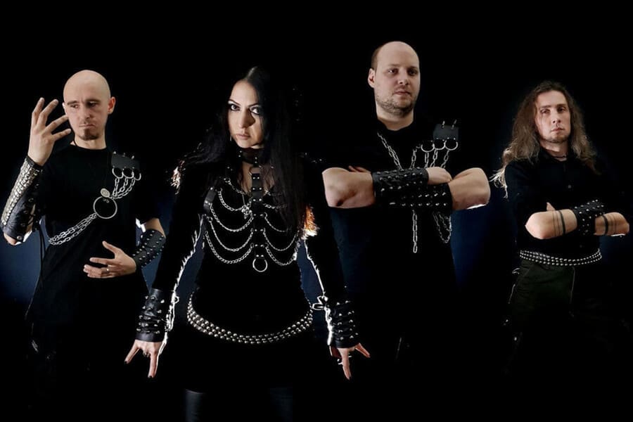 Oskrnavitelj — band photo